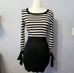 Knit Strip Dress with Bow Wrist S/M